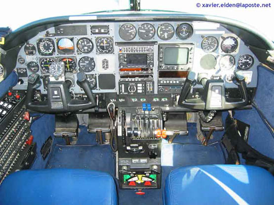 Cockpit_T303